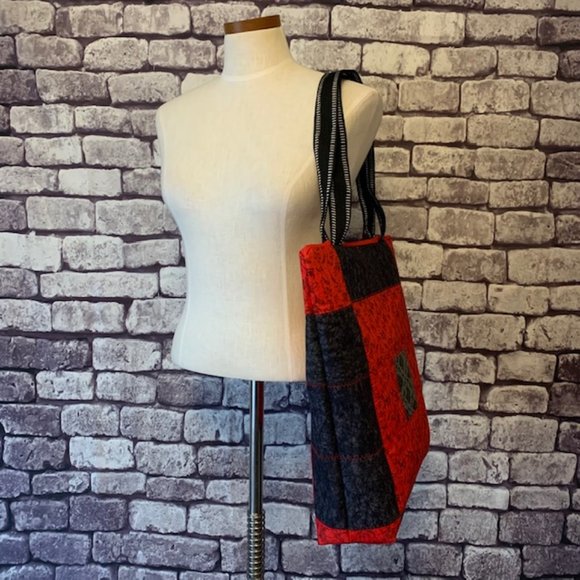 Handmade Quilted Large Red & Black Tote Bag - Picture 3 of 11